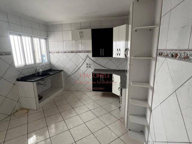 Locação em Vila Carmosina - São Paulo