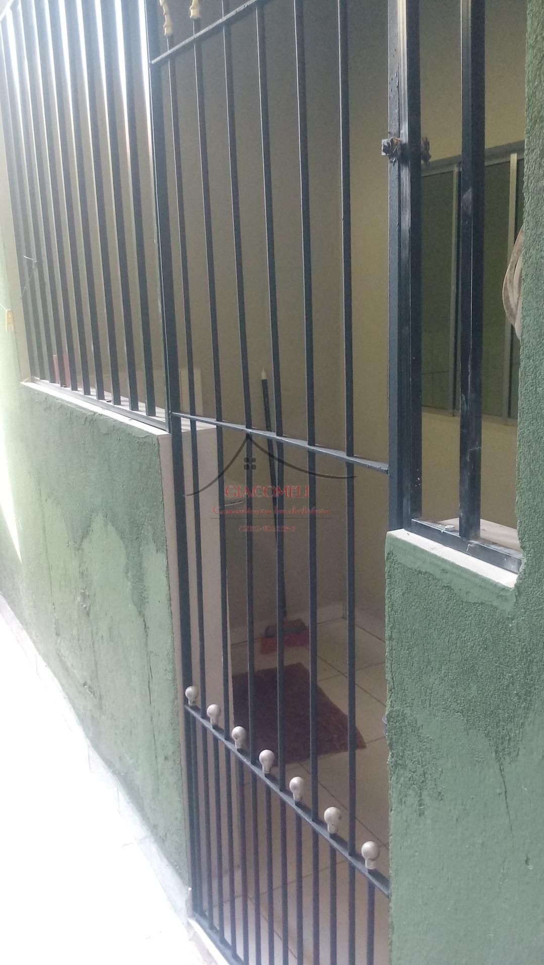 3 CÔMODOS NO BAIRRO JARDIM SANTA TEREZINHA- DE FRENTE PARA CRECHE