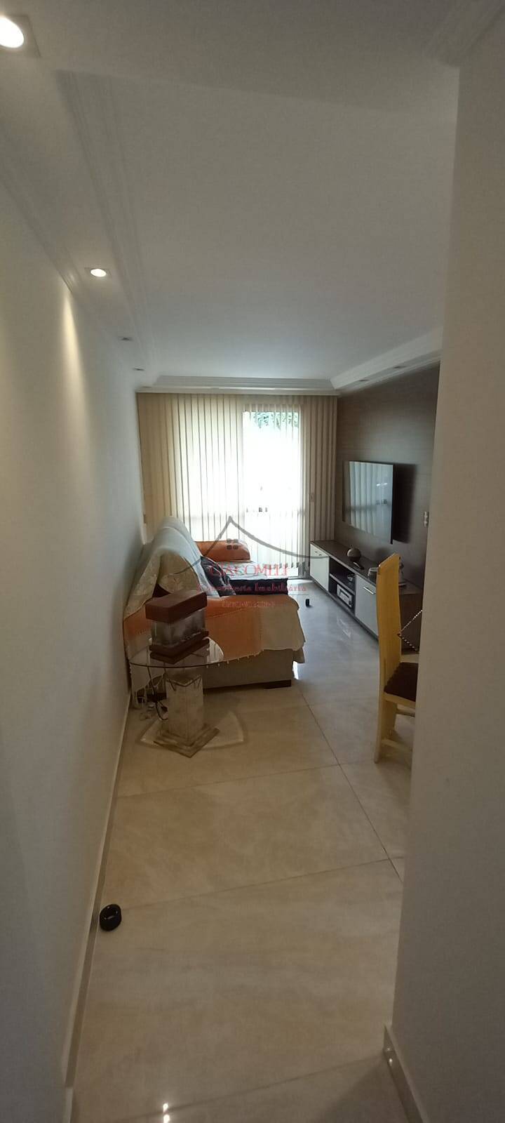 APARTAMENTO ACABAMENTO FINO PLANTA GRANDE DISTRIBUIDA EM 3 DORM E VAGA