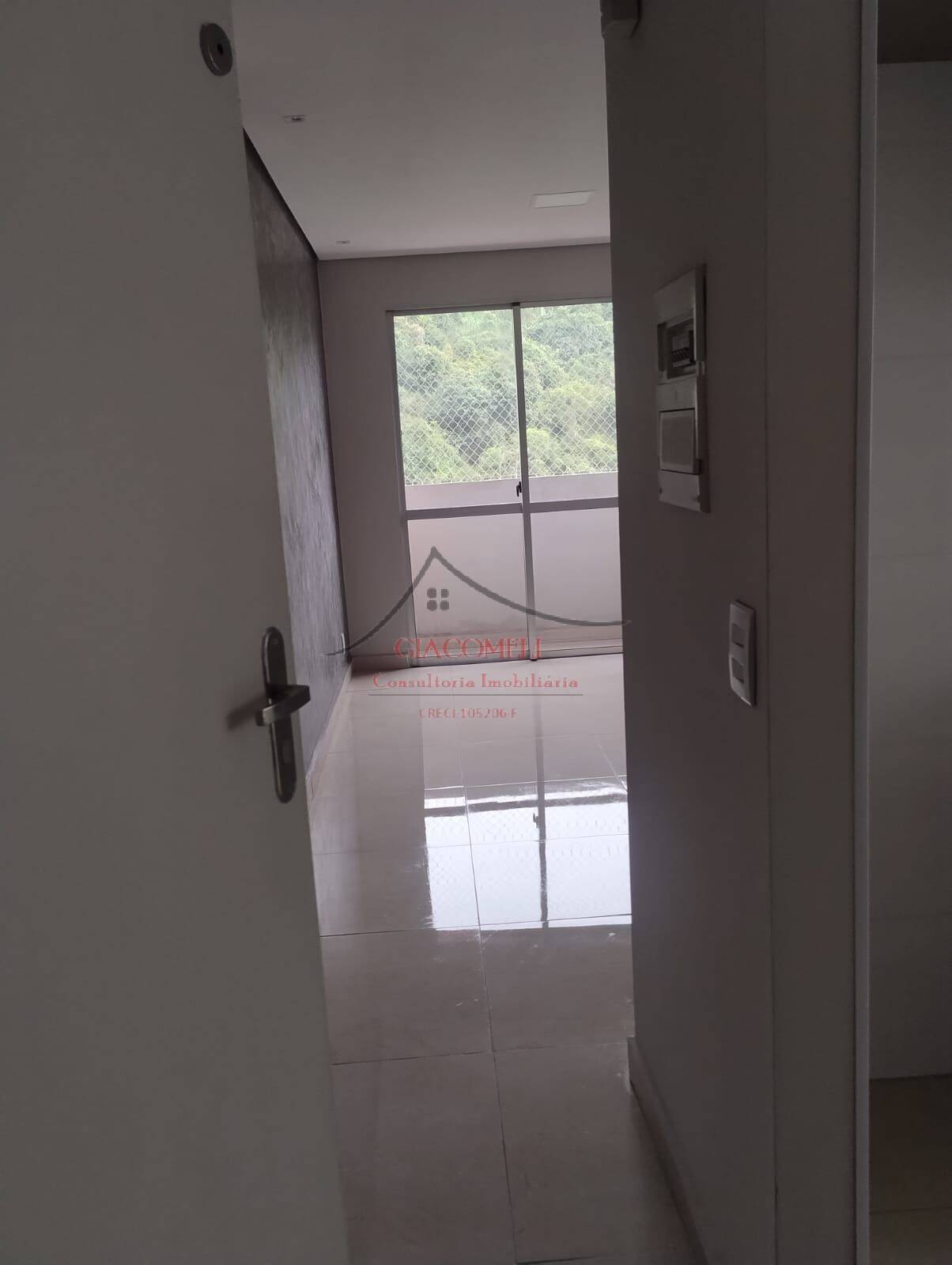 LINDO APARTAMENTO NO CONDOMINIO CRISTAL PARK I SEMI PLANEJADO