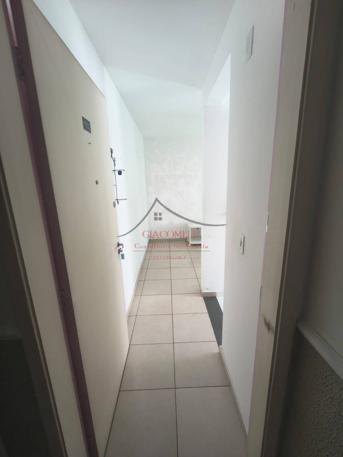 APARTAMENTO NO CONDOMÍNIO SAN DOMINGOS ANDAR MÉDIO COM VAGA COBERTO.