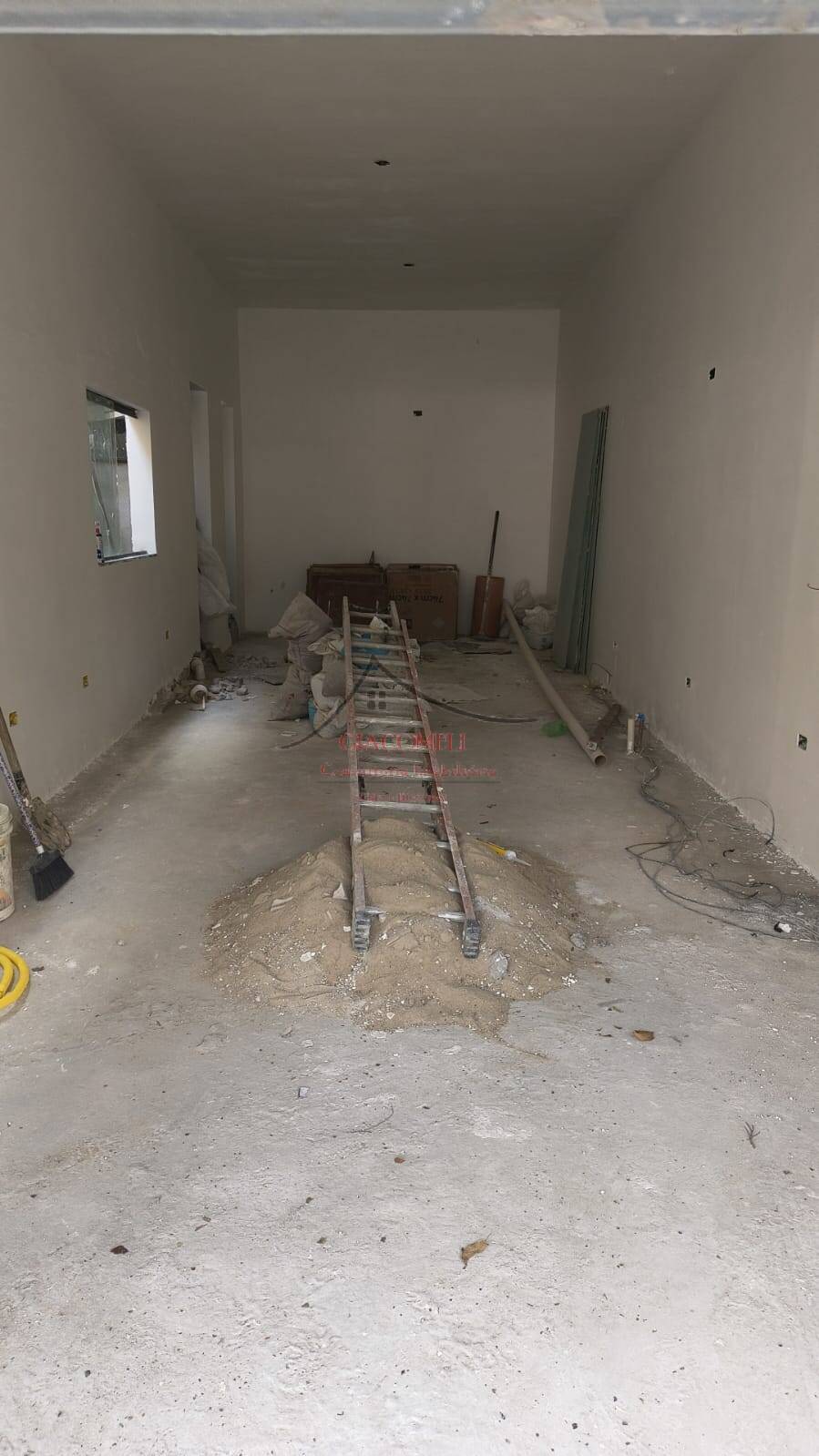 SALÃO NOVO JARDIM SANTA TEREZINHA, ESPAÇO AMPLO 30 METROS NIVELADO